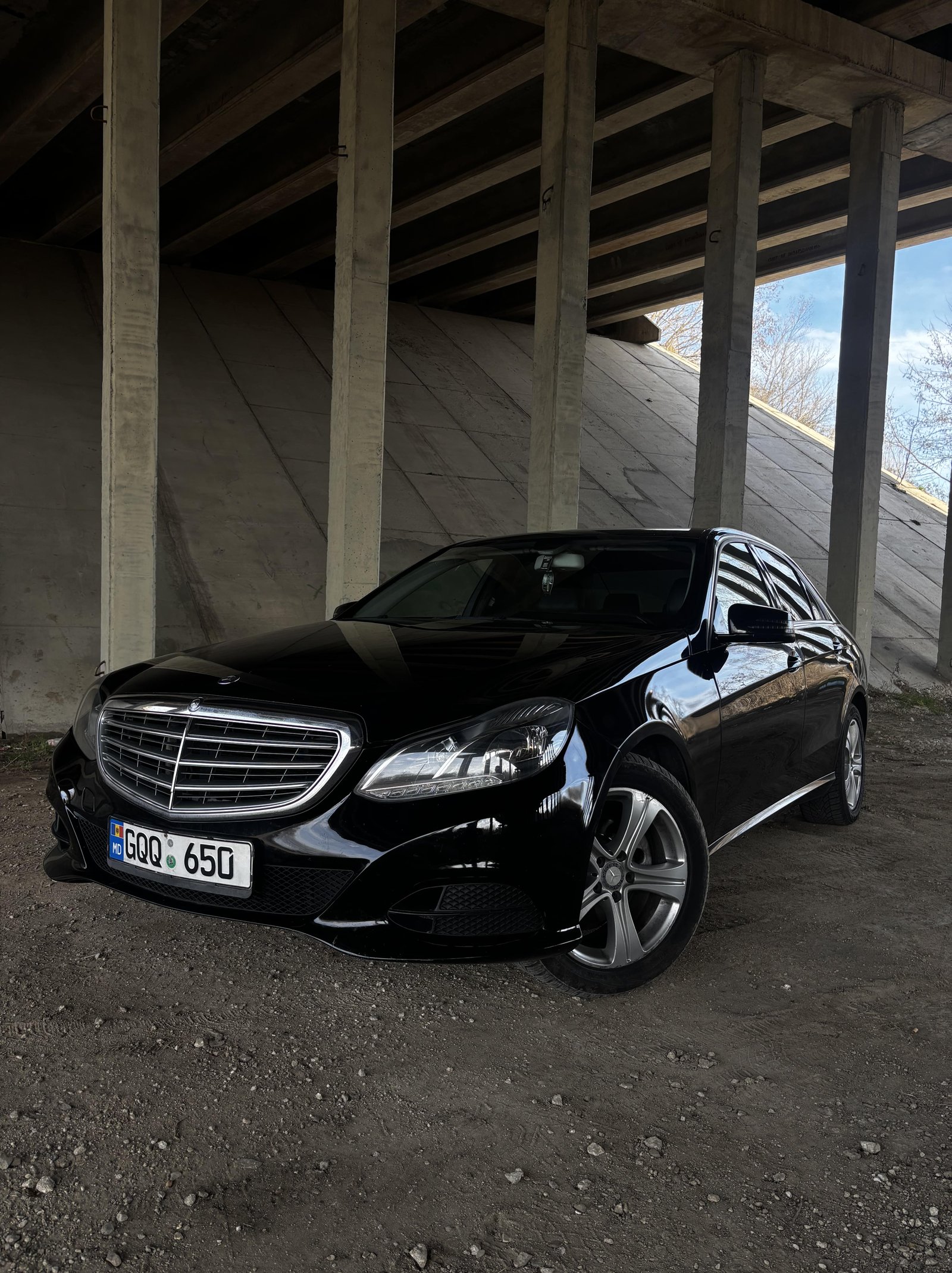Chirie Mercedes-Benz W212 (2015) – 2.2 Diesel Automat, 170 CP (negru) Chișinău — foto 1