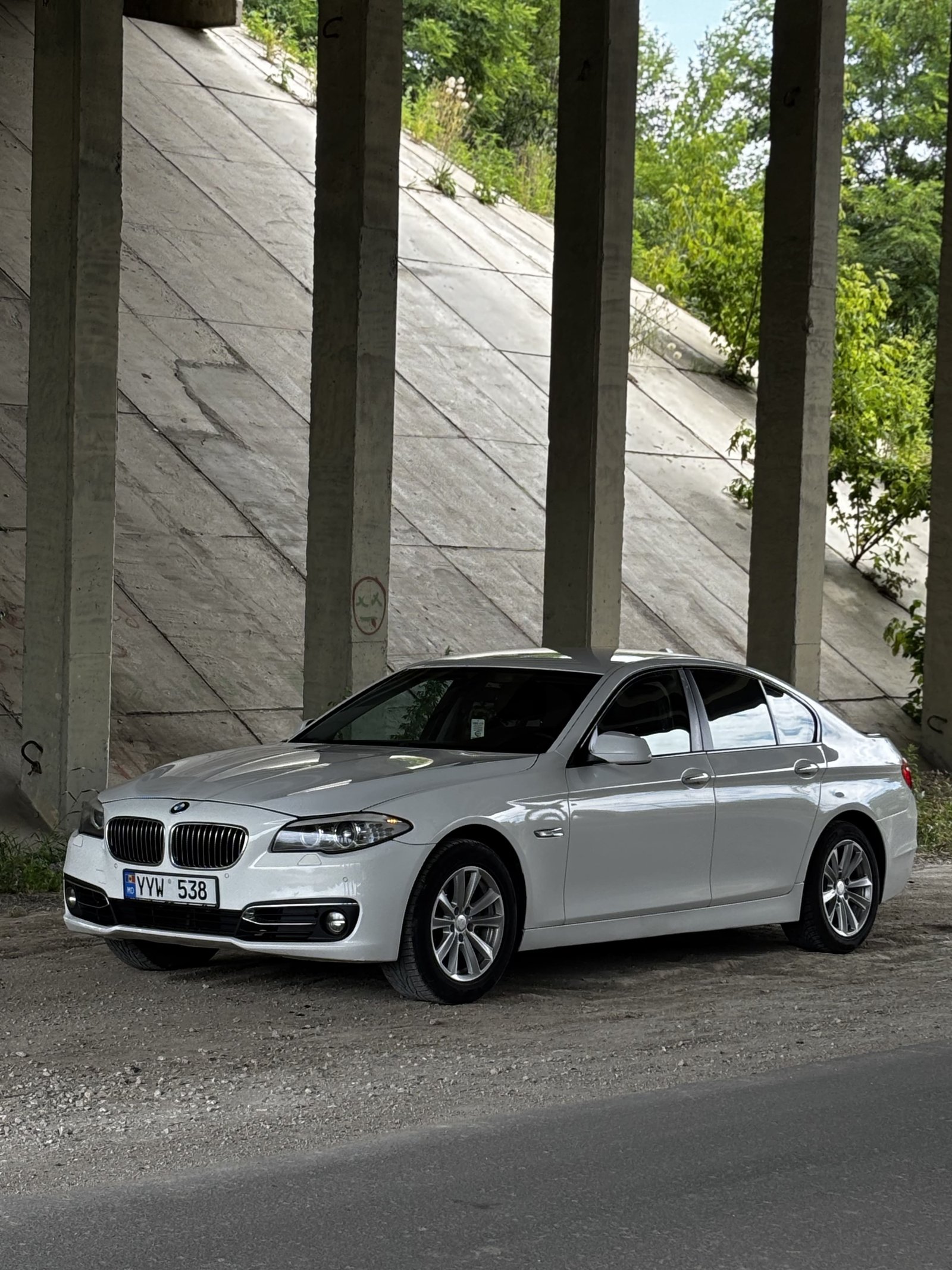 Chirie BMW F10 (2013) – 2.0 Diesel Automat, 190 CP Chișinău